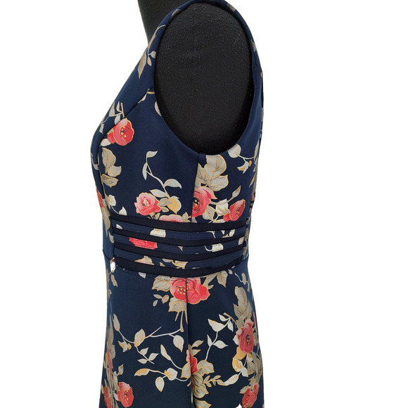 En Focus Studio Woman Blue Floral Sheath Dress Sz 8 Netting Detail Neck & Sides - Picture 6 of 8